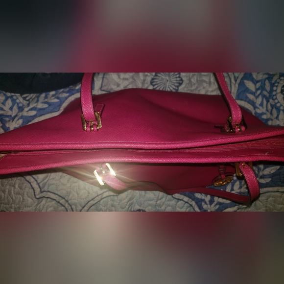 Michael Kors Pink purse - Picture 3 of 6